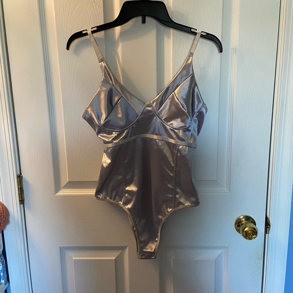 Tops - Gray bodysuit